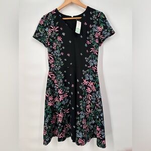 NWT Fun Floral Maggy London Short Sleeve Dress